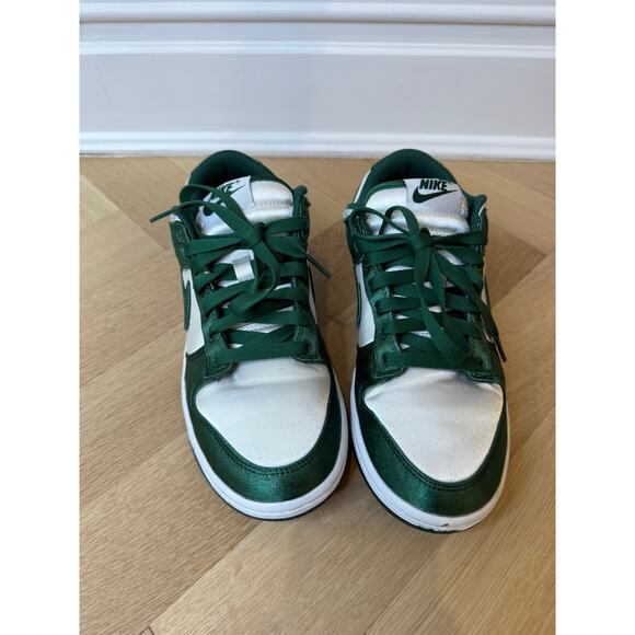 NIKE- Dunk Low Varsity Satin Green and White - US 7 - Picture 10 of 14